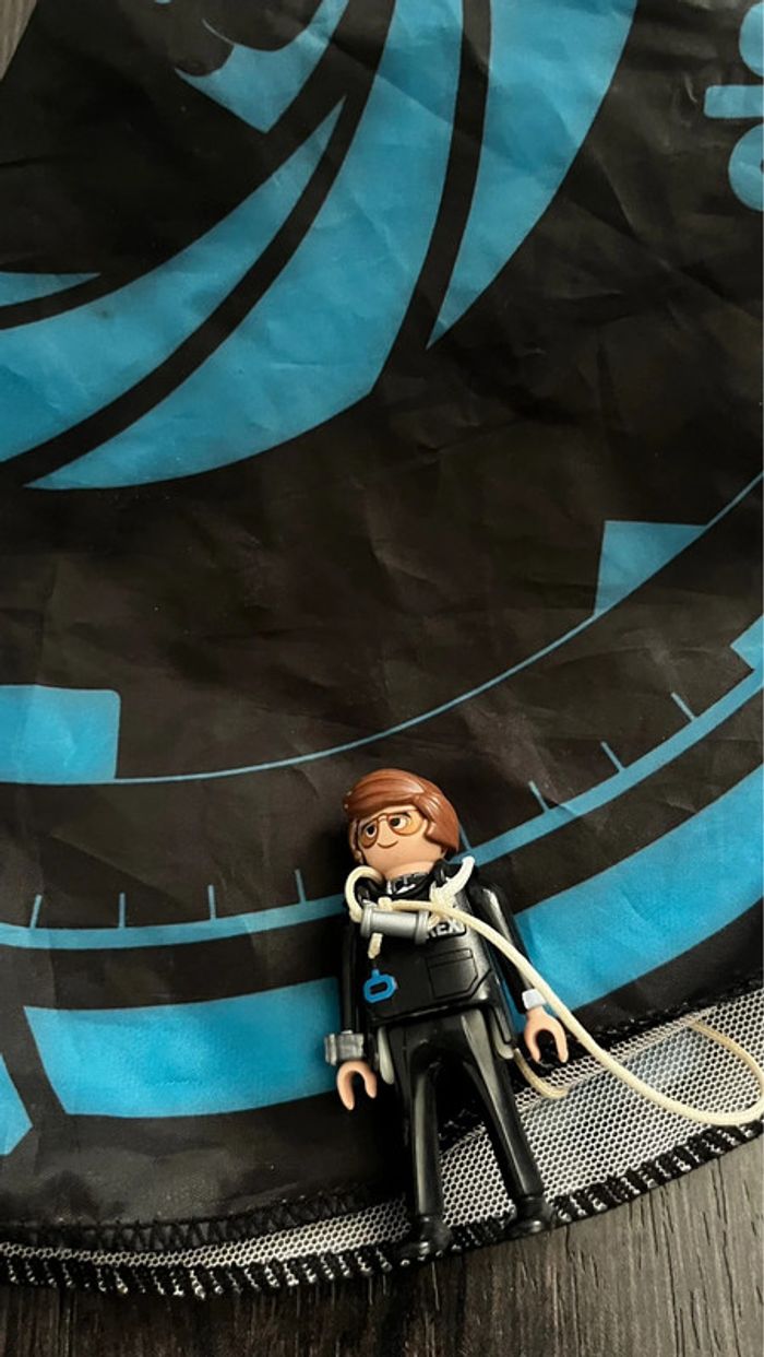 Playmobil movie parachute