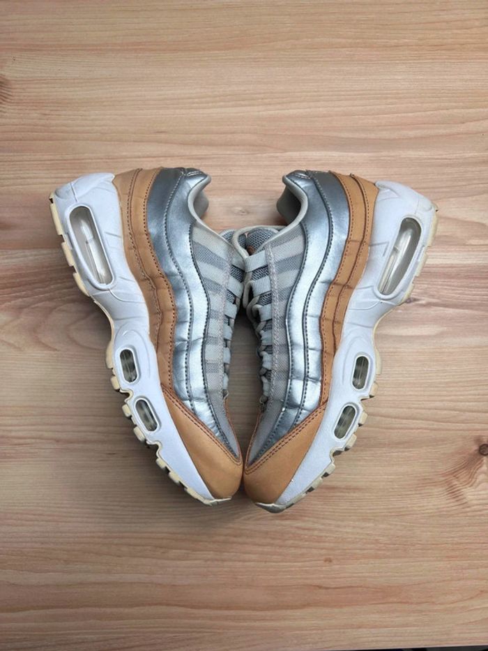 Nike Air Max 95 Grise et Marron – Pointure 37.5 - photo numéro 2