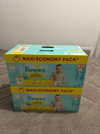 224 couches Pampers Premium taille 3