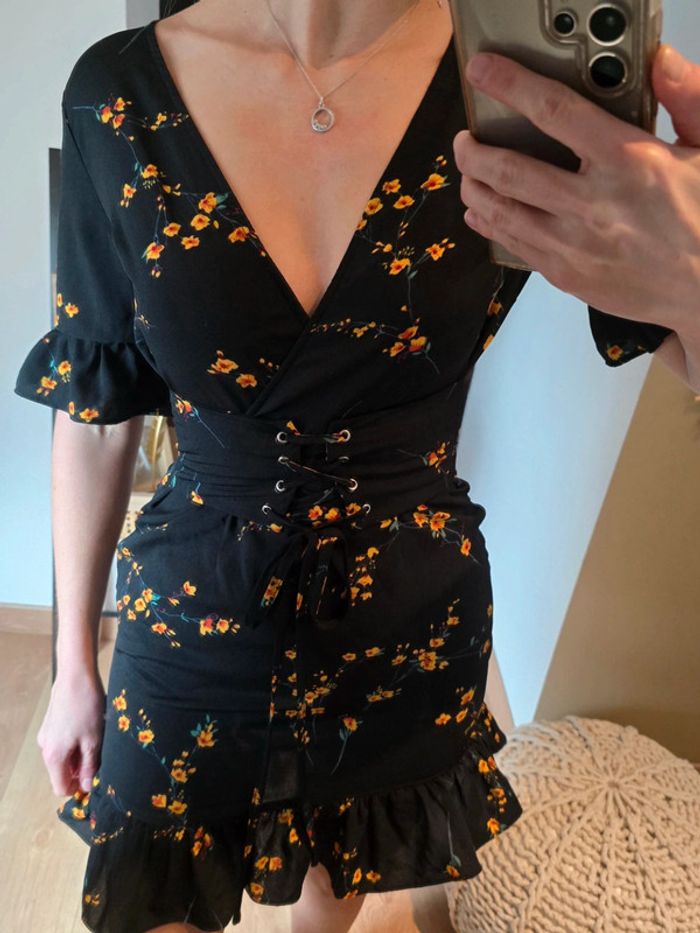 Robe fleuri Prettylittlething - photo numéro 2