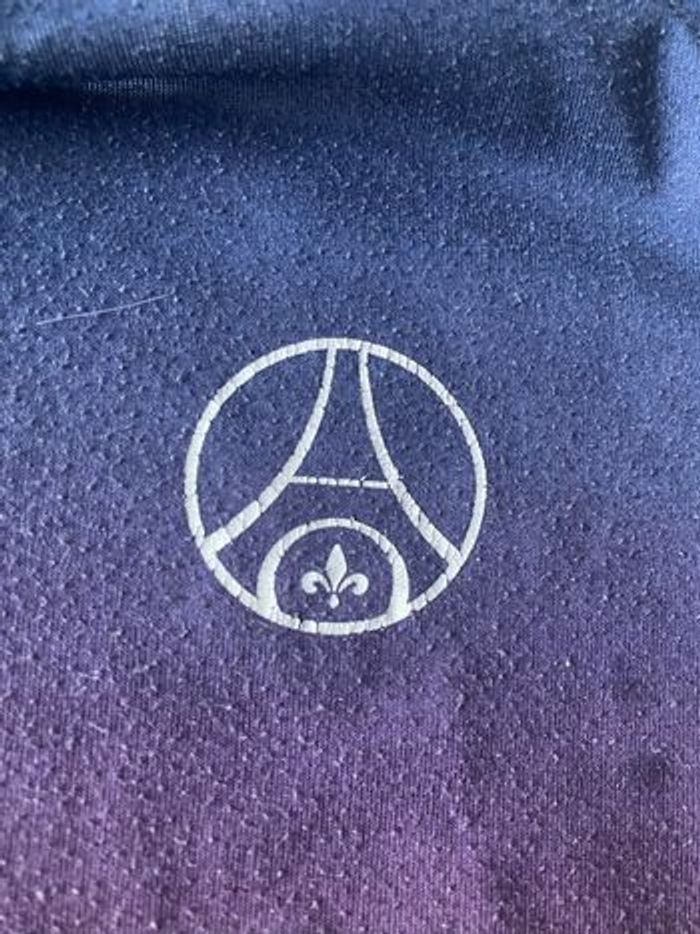 T-shirt du PSG Paris Saint Germain en taille 8 ans - photo numéro 7