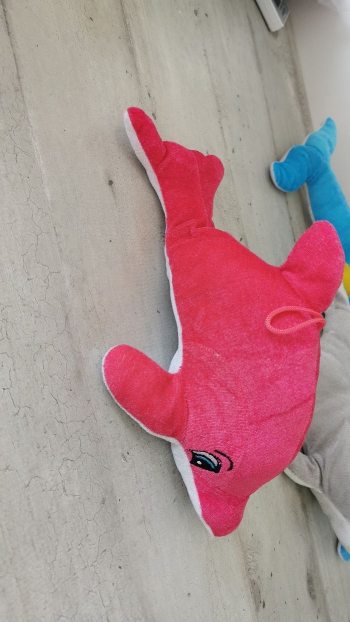 Dauphin rose foncé - photo numéro 2