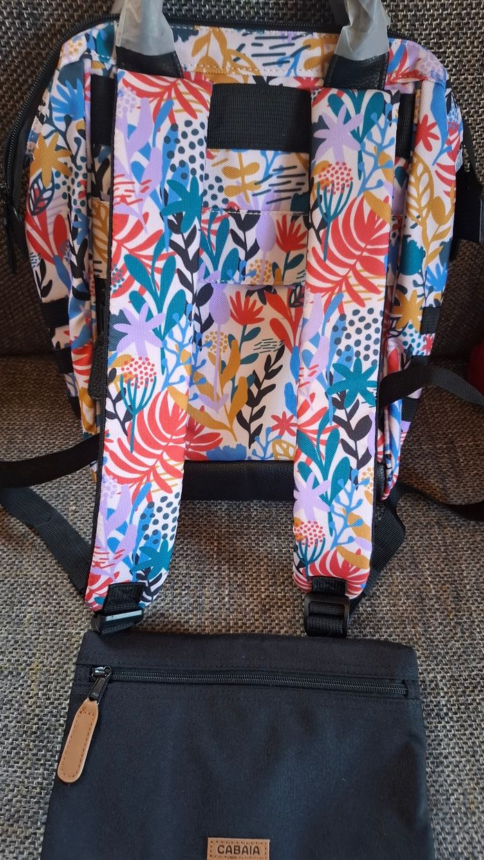 Sac cabaia neuf avec étiquettes - photo numéro 3