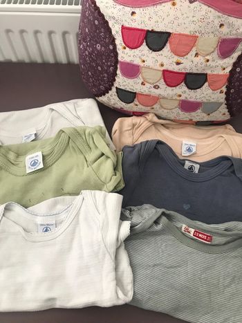 Lot 6 bodies Petit Bateau 24 mois et un dpam