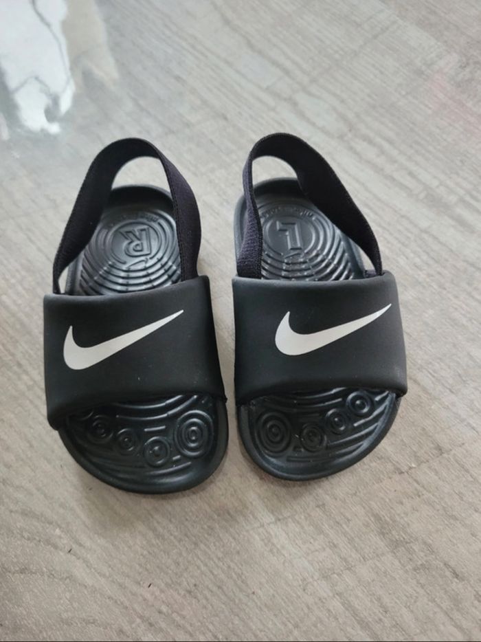 Claquettes Nike