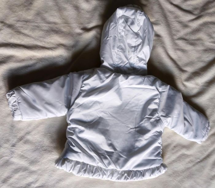 Manteau d'hiver blanc à capuche 6 mois - photo numéro 4