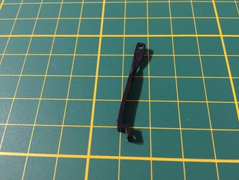 Support droit du pare-chocs avant 100J Renault R8 Gordini 1/8 1/8ème Eaglemoss collections #A67