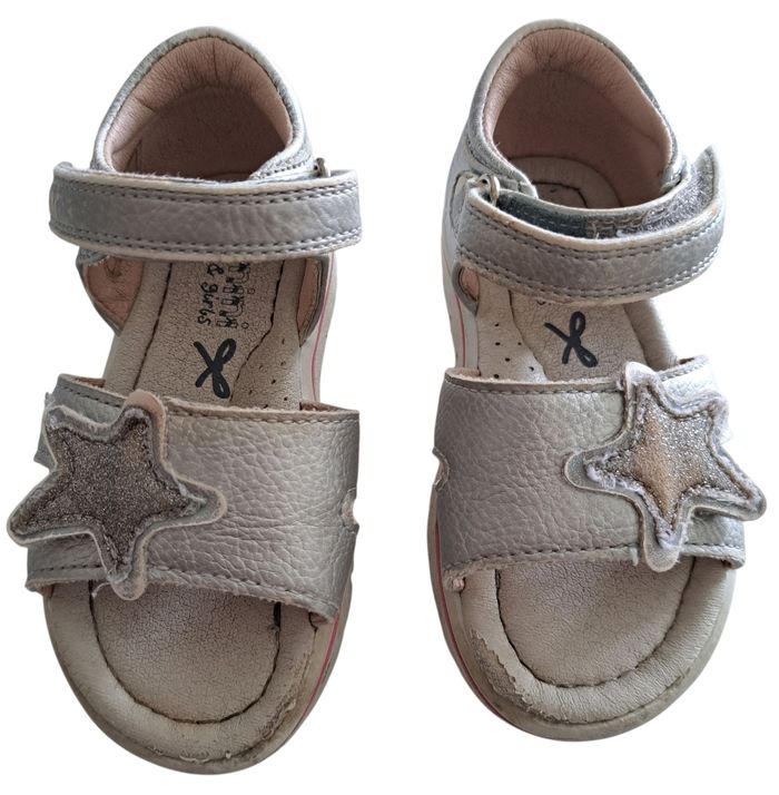 Sandales fille p.22 ABE