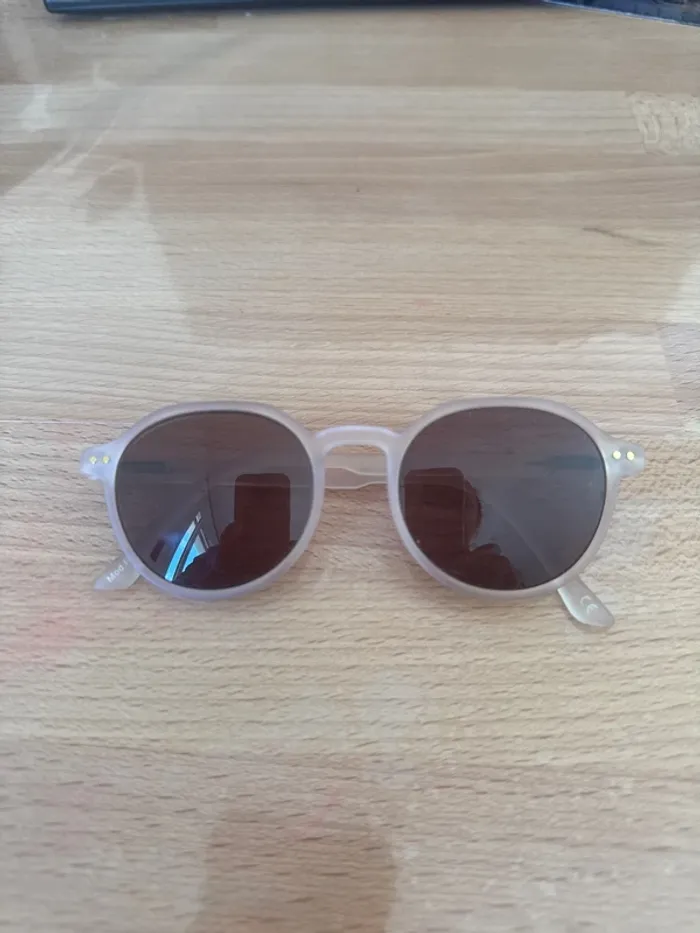 Paire lunettes de soleil afflelou