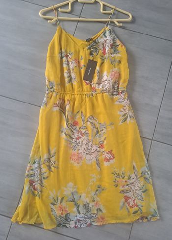 Robe d'été Neuve jaune floral Vero Moda Taille M