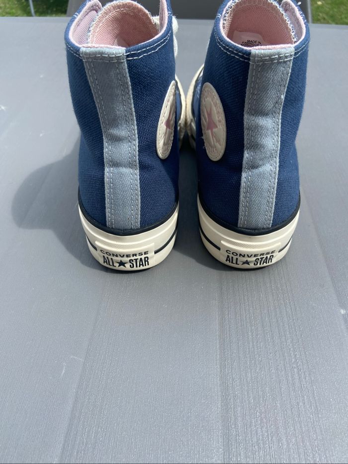 Converse Chuck Taylor All Star Lift Plateform Ashion bleu marine et blanc de taille 37,5 - photo numéro 8