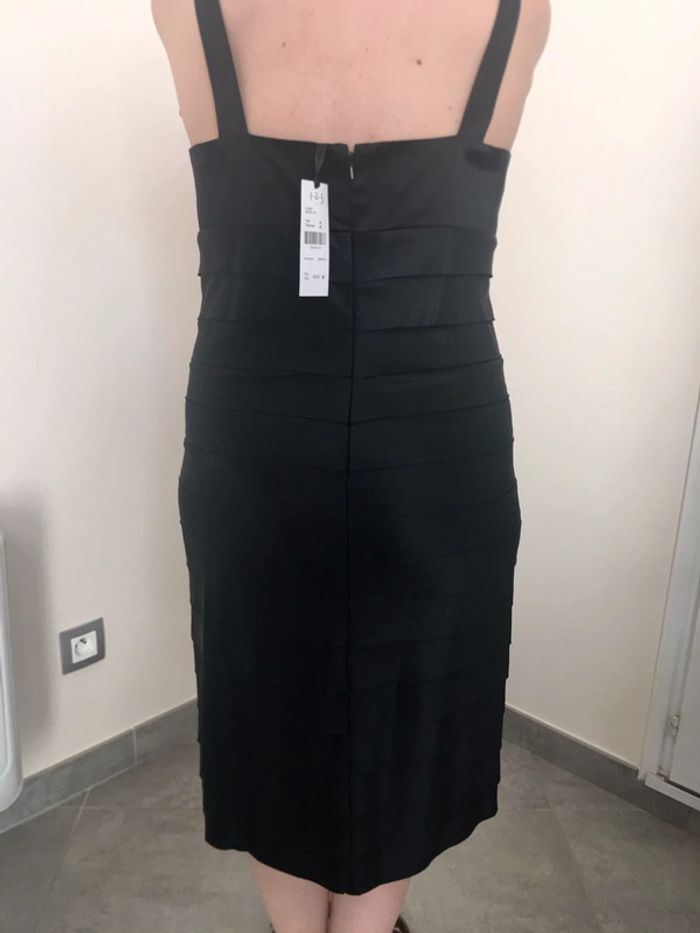 Robe noire chic - 123 - T.44 - photo numéro 2