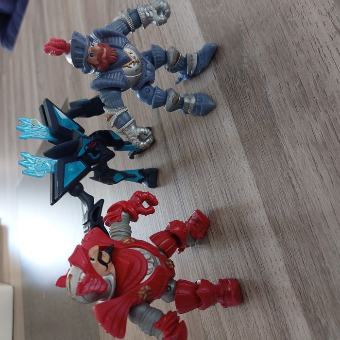 Lot 3 figurines garçon