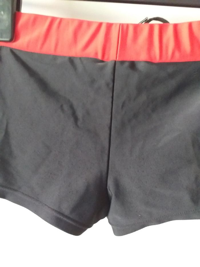 Maillot de bain noir et rouge - photo numéro 4