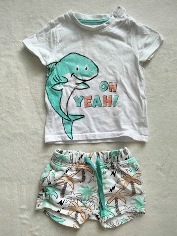 Ensemble short + t shirt