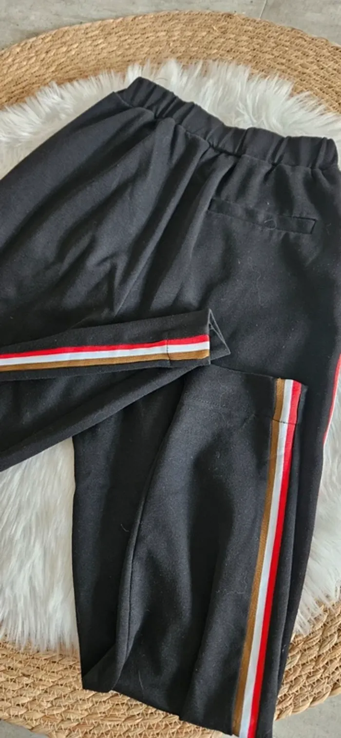 Superbe pantalon habillé Pull&Bear, taille XS. Coupe ajustée, - photo numéro 3