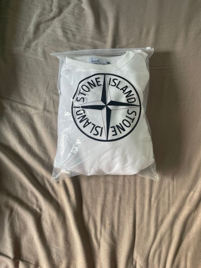 Pull stone island blanc - photo numéro 1