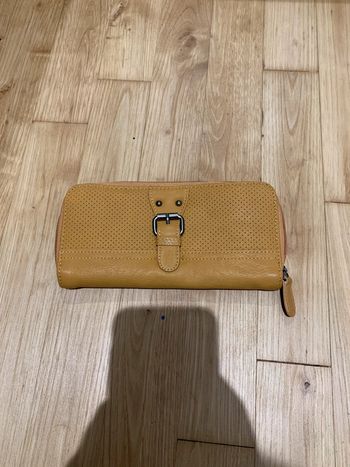 Porte feuille jaune moutarde