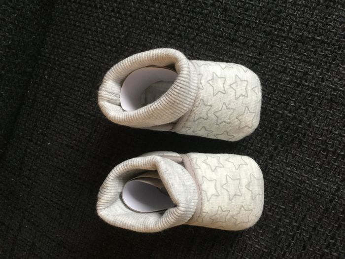 đ¶ Lot de 3 paires de chaussures bĂ©bĂ© (3-12 mois) NEUVES - photo numĂ©ro 7