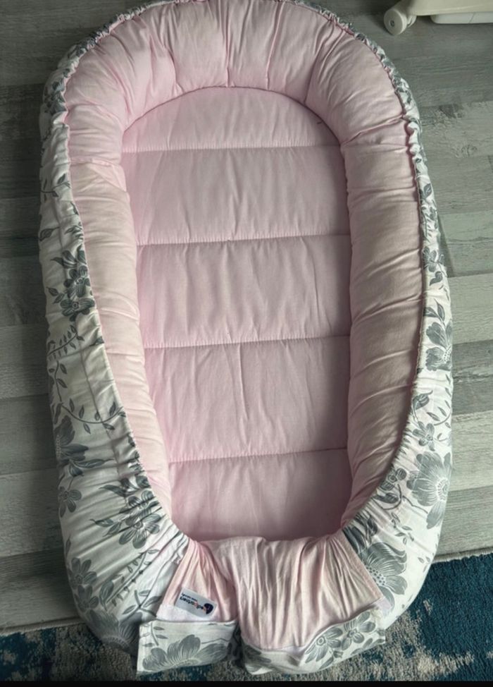 Réducteur de lit de bébé - photo numéro 2