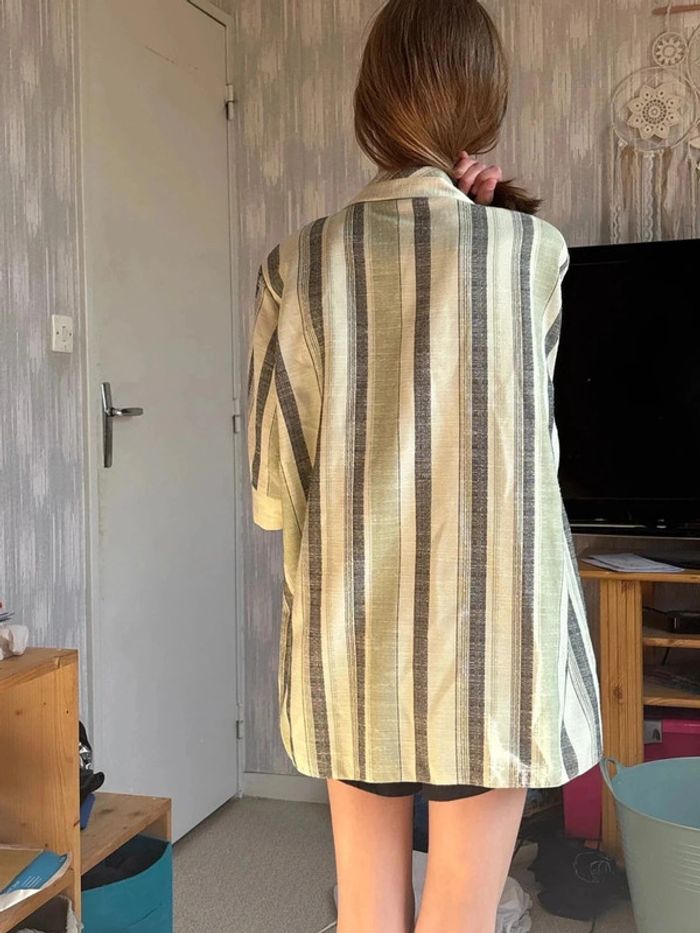 Ensemble t shirt et veste à épaulette taille 40 - photo numéro 4