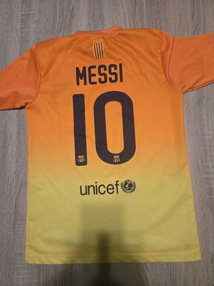Maillot de foot Barcelone messi 14 ans état impeccable - photo numéro 4