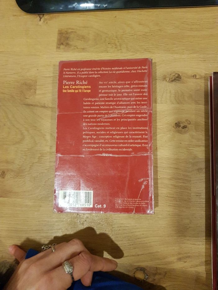 Les Carolingiens - Pierre Riché - photo numéro 2