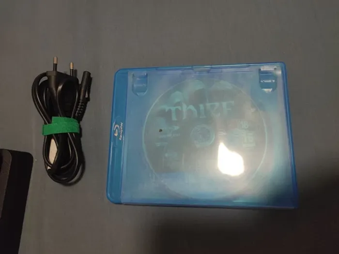 PS4 slim - photo numéro 3