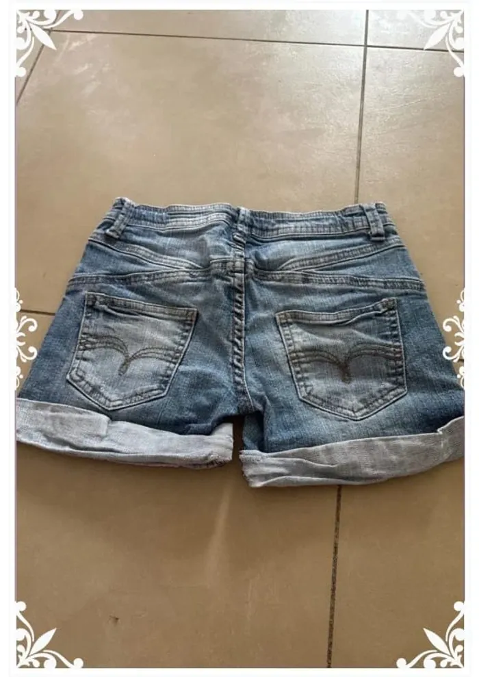 🌀 Short en jean Sixmix– Taille 10 ans (138 cm) - photo numéro 5
