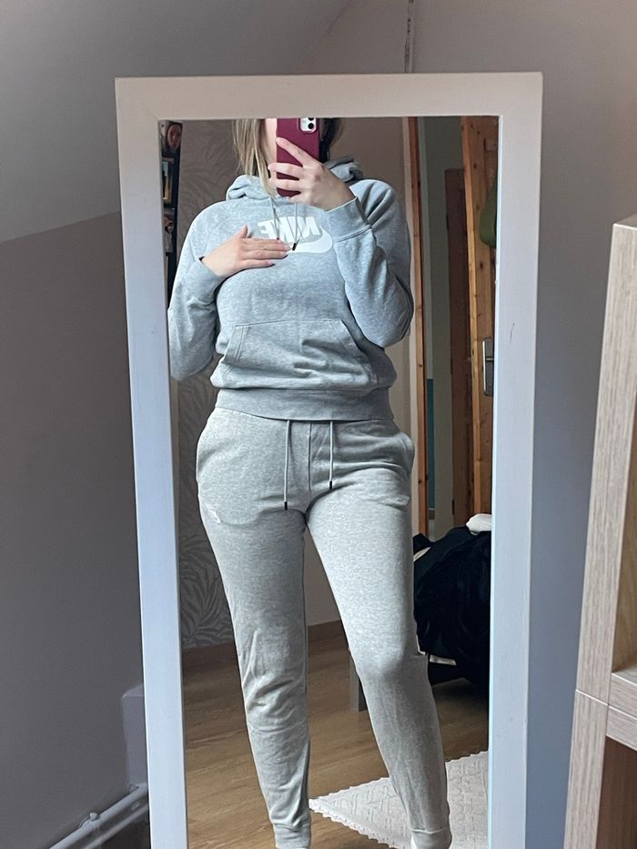 Ensemble de jogging Nike - photo numéro 2