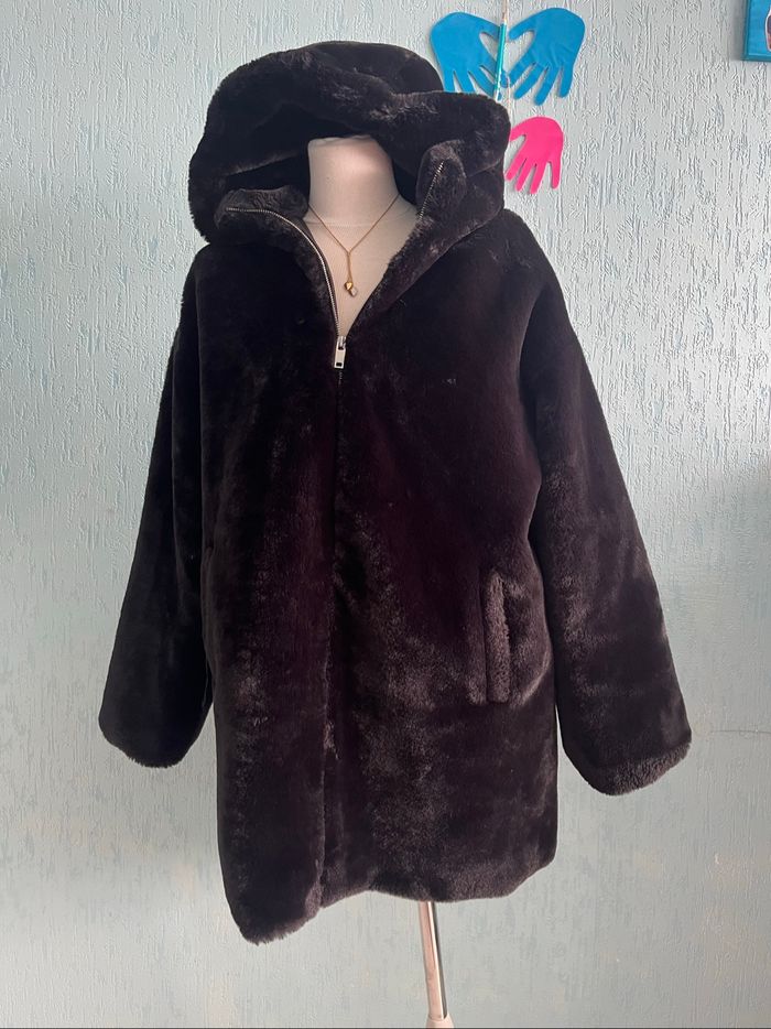 Manteau fausse fourrure