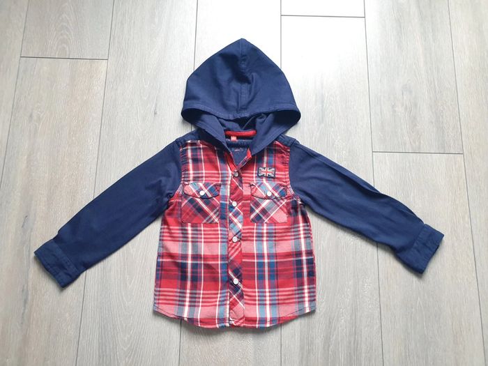 Chemise/ maillot bleu et rouge a capuche. Garçon 3 ans. Marque Tissaia