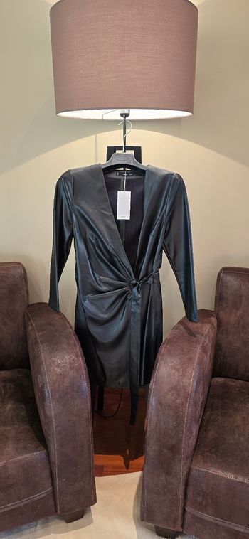 Robe similicuir Mango