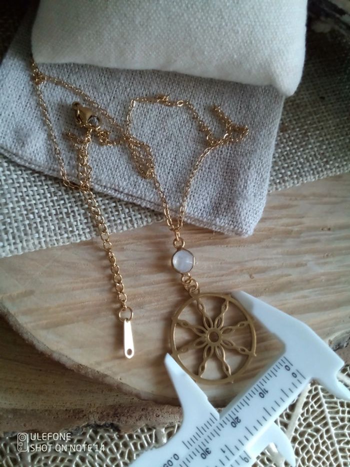 Collier Dharma roue bouddhiste et pierre de lune naturelle - photo numéro 3
