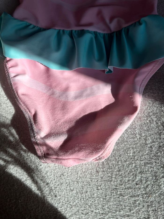 Maillot de bain une pièce baby shark - photo numéro 3