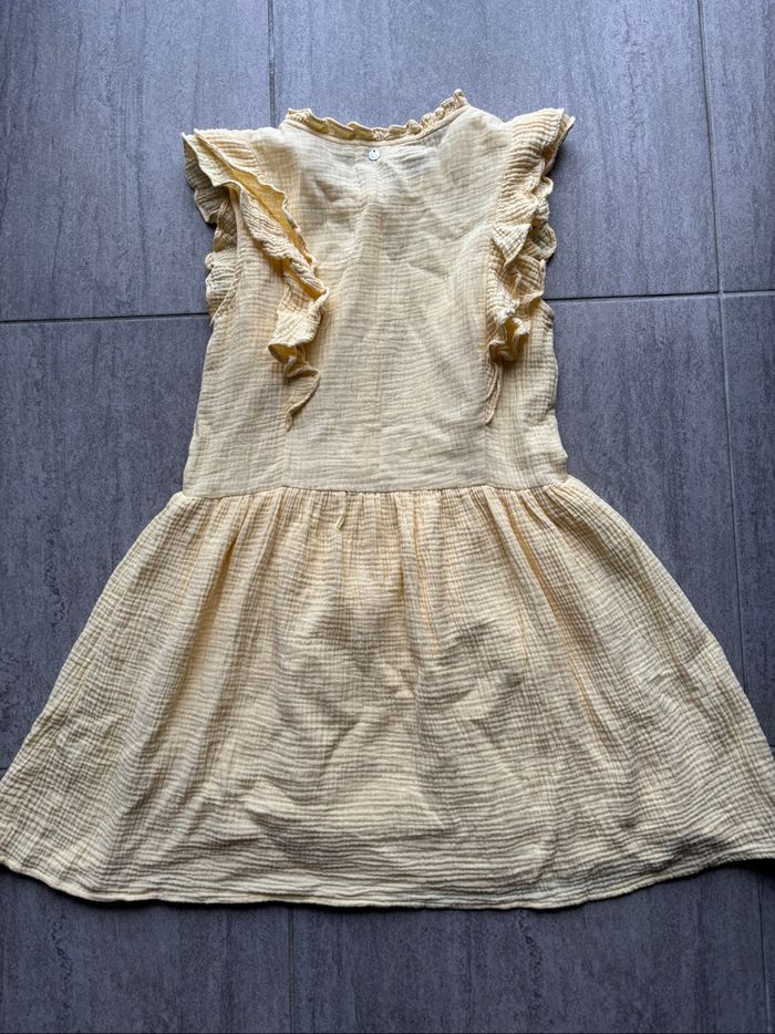 Robe jaune - photo numéro 3