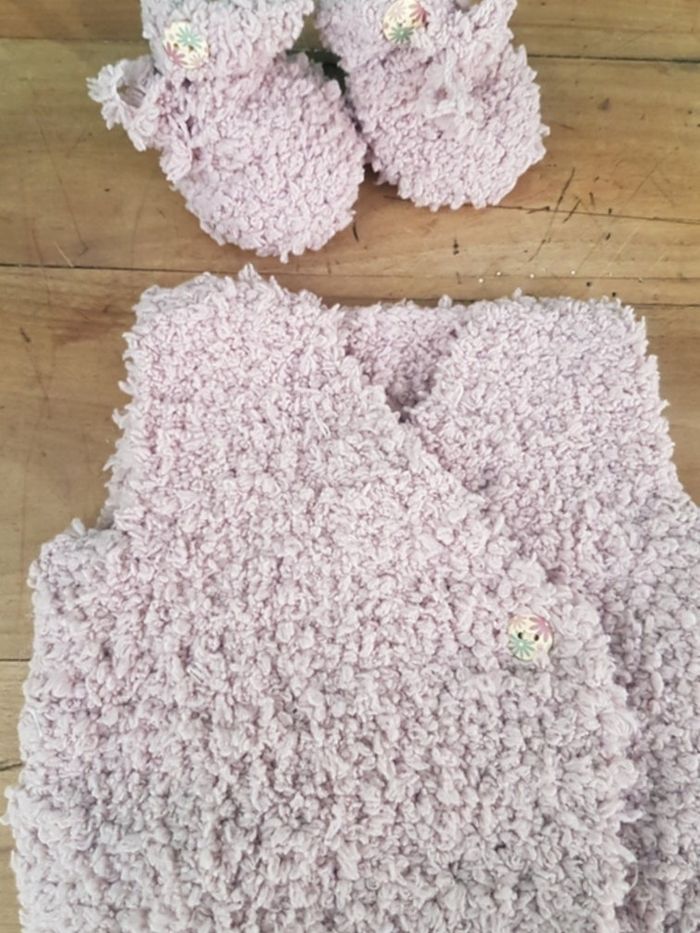 Gilet et chaussons BB