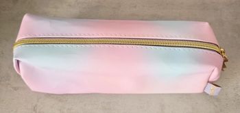 Trousse couleur pastel