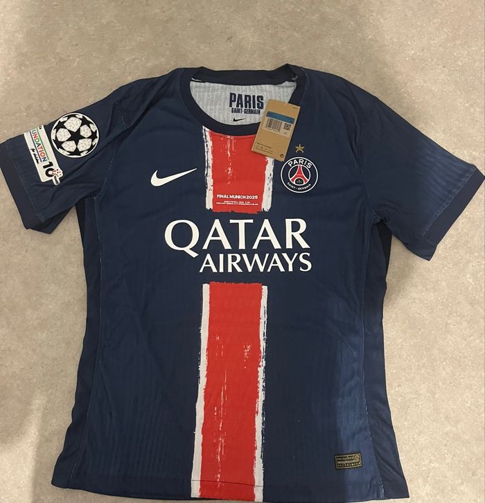 Maillot Collector Domicile Stadium PSG Nike 24/25 - Champions of Europe 2025 taille M