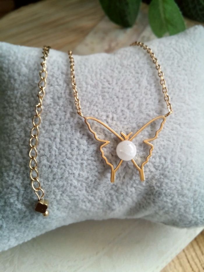 Collier papillon pierre de lune - photo numéro 2