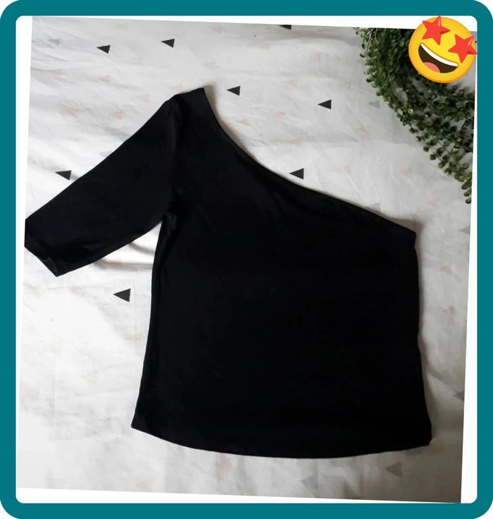 Top Bershka une manche Taille L🌿💝
