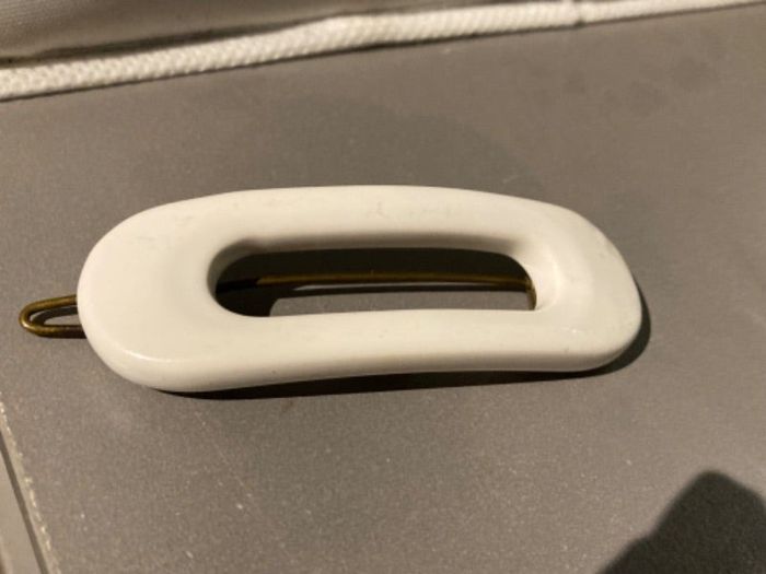 Barrette cheveux ovale blanche