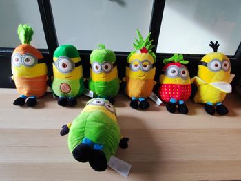 Lit de peluches minions