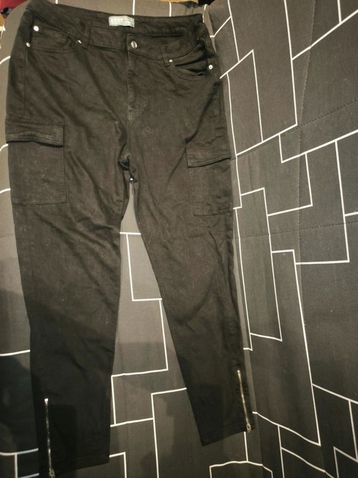 Pantalon noir cargo