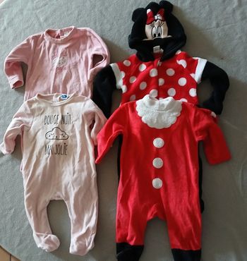 Lot pyjamas 9 mois