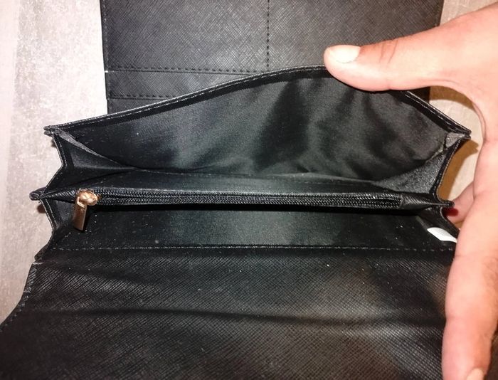 Pochette noire - photo numéro 4