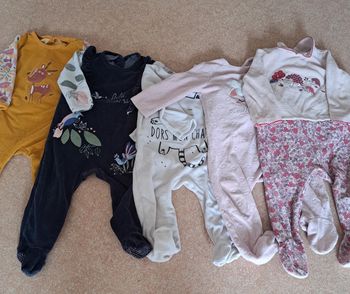 Lot 5 pyjama chauds fille 18 mois