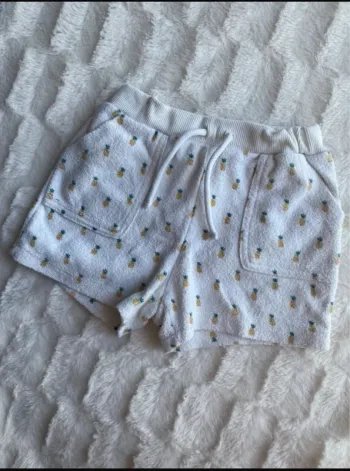 Short ananas tape à l’œil