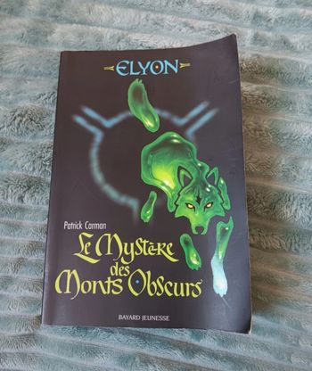 Livre le mystère des monts obscurs