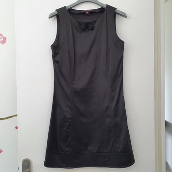 Robe noir effet satiné